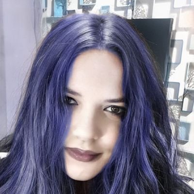 fullmanap's profile picture. Formada em Artes visuais, Bacharelda em Artes Plásticas, Psicopedagogia, Fã de J. R. R Tolkien, entusiasta em tecnologia, sem (viés político).