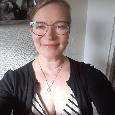 MinnaTaip's profile picture. "Memento vivere!"
Itsepäinen ajattelija, äiti, rahoitusasiantuntija.