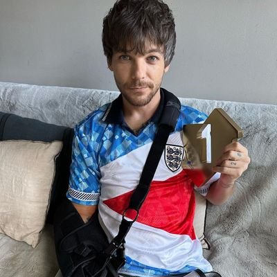 livelaughloui's profile picture. CHILL. BREATHE. FVCK IT!

All Gas No Breaks.

TPWK