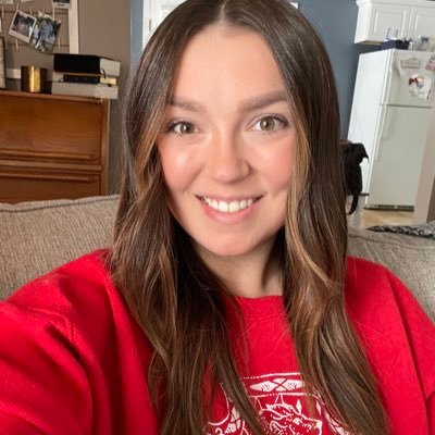 Alexisphernelia's profile picture. Book♥️