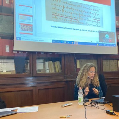 Mom of 2 (12 & 9yo), prof of classical philology @UniPadova, loves #procrastibaking, politics, @BruSpringsteen, tries to #AcWri #SUW. Apulian by birth & inside