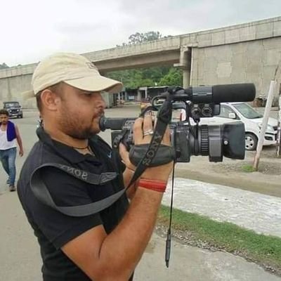 त्याग के बिना कुछ भी पाना संभव नही है
क्योकि सांस लेने के लिए भी पहले सांस छोड़नी पड़ती है