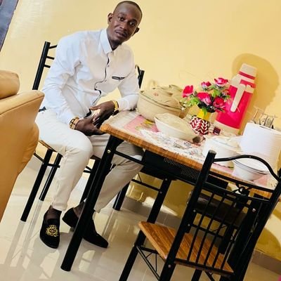 Love God🙏and believe only in Jehovah. and myself 🤝
Business Hustler.
Love making money.
Interesting in ladies.
Love to travel.