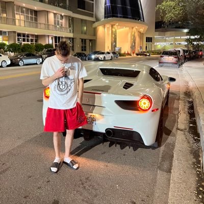 Stocks/Options trader! 📈 Not a financial advisor! 🧠 Founder of Matte Trading! 💸 Here to help everyone! ❤️‍🔥