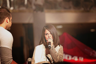 SparklesOnToast's profile picture. ι ωαηηα вє мє.