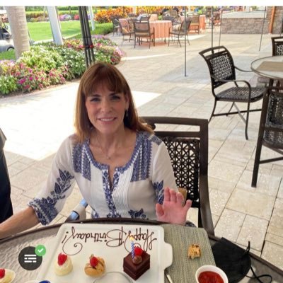 journeytrustlyn's profile picture. Everybody just needs to relax :-)