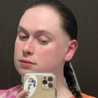 28 | Single & Gay AF | Non-Binary | They/Them | Makeup lover and a friend to all 