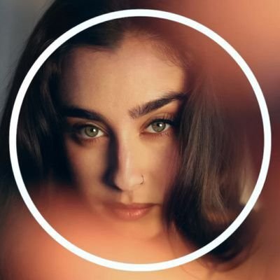 Photos, gifs and videos of singer/songwriter @LaurenJauregui (fan account)