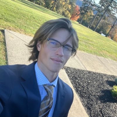 Its_Whis's profile picture. 26, I’m pretty and damn good at games