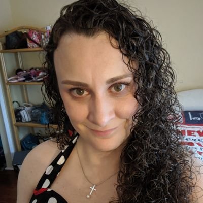 Hello. My name is Sarah. Welcome to my Twitter page.