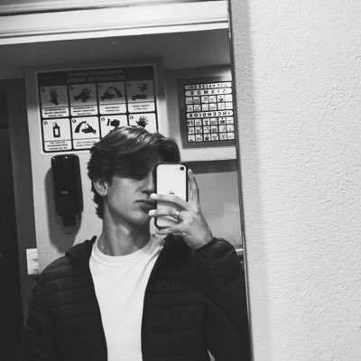 luiskury03's profile picture. :(: