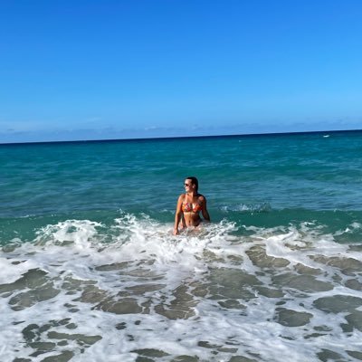 🥂26 || 🏝 Animatrice Lookéa ||📍Rep dom 🇩🇴 || ✈️ 🇺🇸🇬🇷🇪🇸 🇵🇹 🇧🇯 🇳🇪 🇭🇷 🇮🇹 🇹🇿 🇲🇦🇨🇺 || V