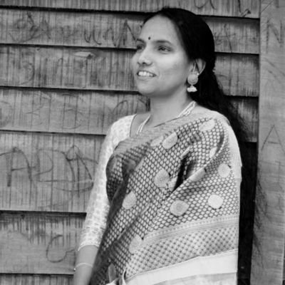 i ♡luv♡my♡self...
♡work @ home♡
♡busy♡mom♡wth♡my♡kids👩‍👧‍👦
♡I♡my♡🍫♡Shop♡
♡💻♡work♡
♡Arr🎧addict ♡
♡💃♡Classical♡dancer♡
♡🛵♡Ryder♡