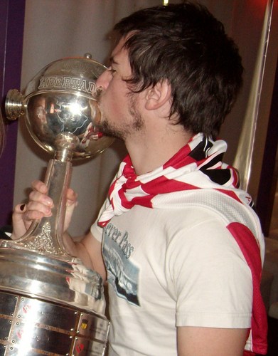 layabarrena's profile picture. Profesor de Historia, Orgulloso de la Universidad Pública. Torcuatense, Hicha del Club Estudiantes de La Plata.