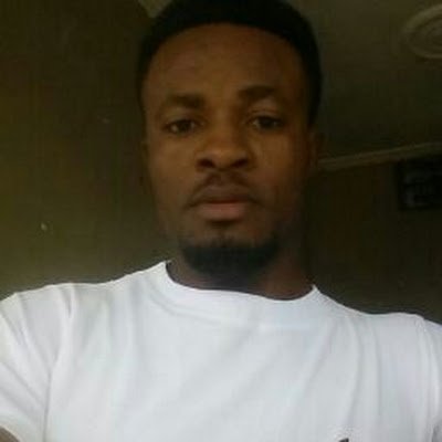 emileaimeetele's profile picture. 