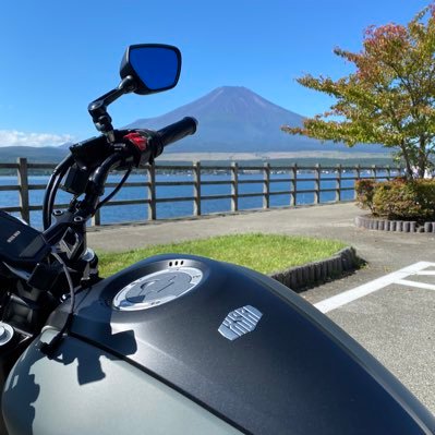 Twitter 初心者です。やり方もよくわからないジジイです。2021年製タイヤマハのXSR155 に乗り、こまごまとカスタムしています。よろしくお願いします。