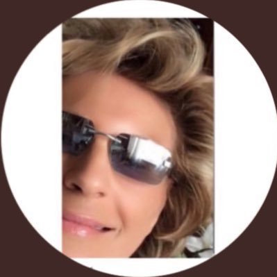 Artemisi_a's profile picture. Non occorre nulla di straordinario intorno a noi se dentro di noi nulla è ordinario.    “Au- dessus  de la  mêlée”