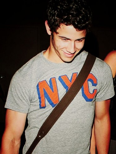 nichoslutas's profile picture. 