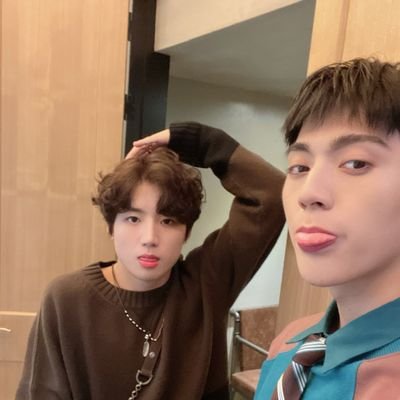 00's • #𝙂𝙚𝙤𝙣𝙪: 𝙄 𝙬𝙖𝙣𝙩 𝙩𝙤 𝙙𝙤 𝙞𝙩 𝙨𝙤 𝙗𝙖𝙙𝙡𝙮, 𝙖𝙣𝙙 𝙄 𝙘𝙖𝙣 𝙩𝙤𝙩𝙖𝙡𝙡𝙮 𝙣𝙖𝙞𝙡 𝙞𝙩. { @geonu___ & @JUSTB_twt ♡ } #우우즈 마음.