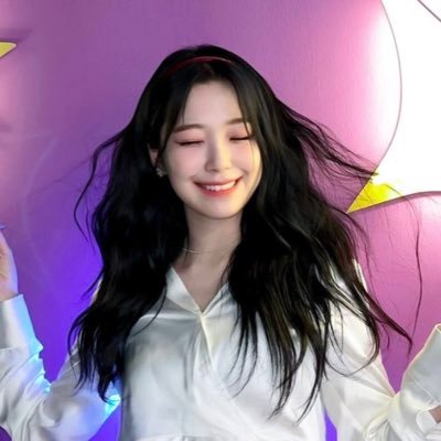 j1hecn's profile picture. love 4 fromis