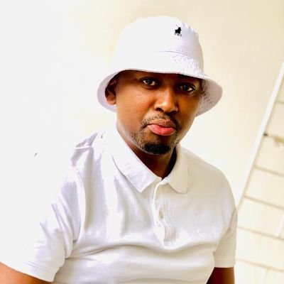 Music, Marketing and other good stuff... Instagram @lunga_xozwa