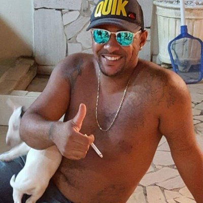 Maurici93700170's profile picture. Pai... porque o senhor disse que tenho que plantar a minha própria árvore?pra não ter que viver na sombra de ninguém meu filho!