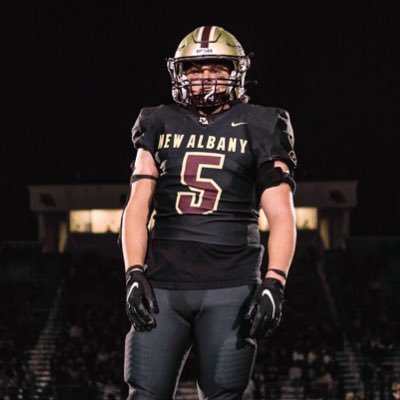 New Albany football & track 23’ /OLB/ 5’9 190 /GPA: 4.153 / Bench 280 lbs / Squat 475 / email:@rors24@yahoo.com Highlights https://t.co/I81WkwK0YQ