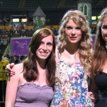 Hi, I‘m the problem, it‘s me. #seniorswiftie since 2008