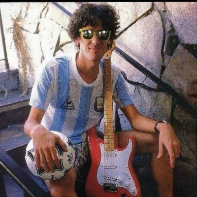 frases, canciones, y más cosas relacionadas a la obra de Luis Alberto Spinetta.
Fanático a más no poder del flaco.
Vida Siempre es amanecer.