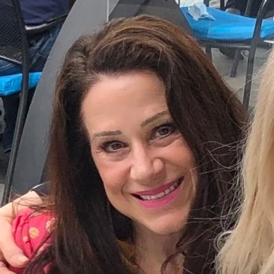 EversVan's profile picture. Fully engaged in Vancouver & life - art, live music, dancing, cycling, skiing, hiking, yoga, kayaking, dining and cocktailing.