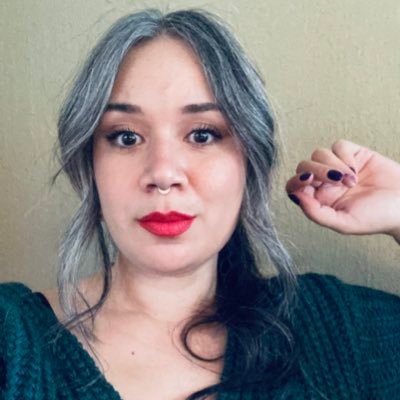 Libra♎️. Periodista📝. Cantinera🍸. Lipstick lover💄. Empanada believer🥟. #SilverSister #GrayHair 👩🏼‍🦳 Mi máxima: ¡Ante todo el garbo!💅🏻