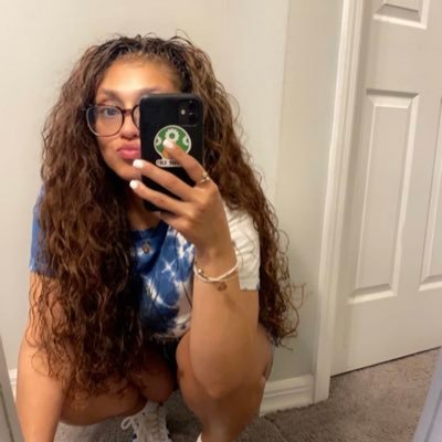 SlickNShit's profile picture. 👻: l_johannaa