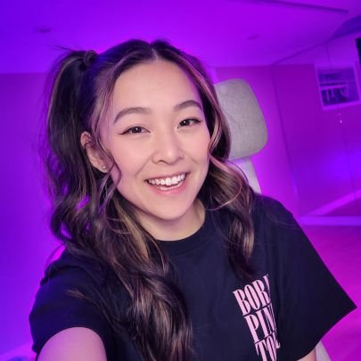 Just a smol but competitive @PlayApex potato 🇨🇦🇭🇰 

Streaming on @Twitch every Tues/Thurs/Sat/Sun!