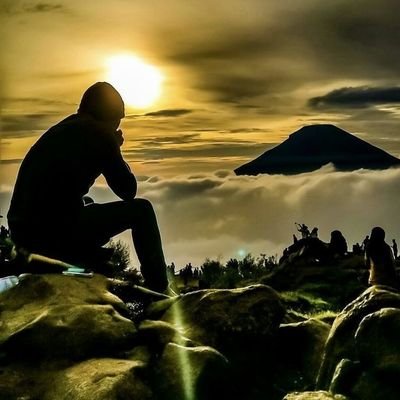 awaali1412's profile picture. ستذوب الوجوه الجميله في تراب الدنيا 
ولكن ستبقى الافعال الجميله ترسم وجه اجمل 
في الجنه