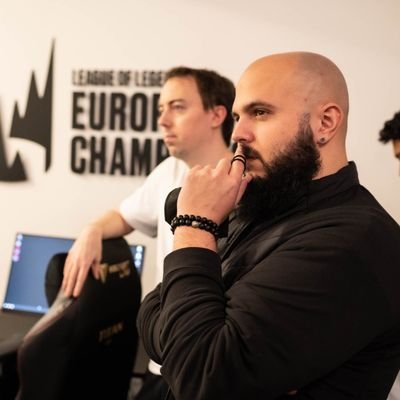 Competitive @Shopifyrebels |
PhD student @Umontreal studying Esports Performance