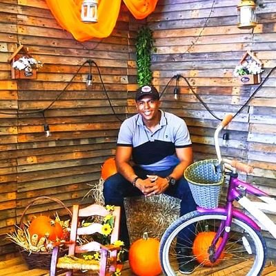 manueleugenia3's profile picture. El corazon alegre hermosea el rostro