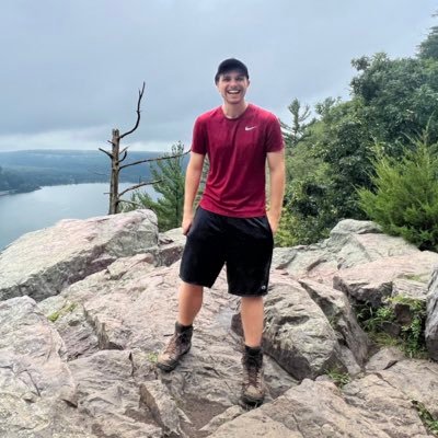 Politics, history, and science nerd | Chicago and Michigan fan | @umich alum