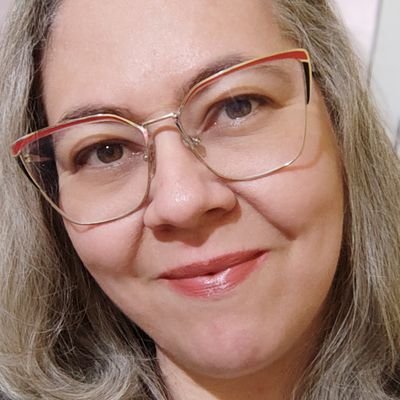 RenataMaby's profile picture. 😉