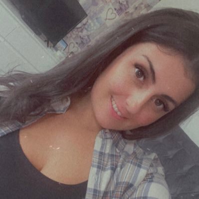 sarahburgessx's profile picture. 💙❤️💛💚💜💖