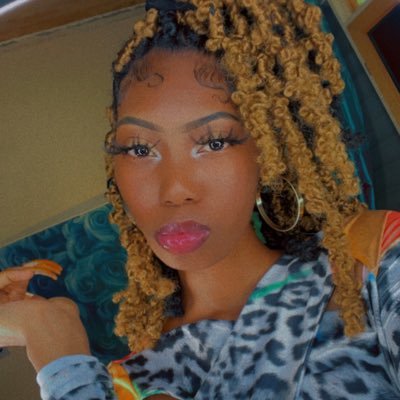 A Beautiful Caribbean Queen 👑 | I love Fashion | Content creating| Unapologetically Me ✨💅🏾🇻🇮 YOUTUBER & TIKTOKER 💙