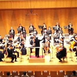 東京都内で活動するアマチュアオーケストラです。
明治大学交響楽団の指揮者、故・尾原勝吉先生の音楽性を引き継ぎ、2000年に結成されました。

ファゴット、弦楽器の団員募集中です！