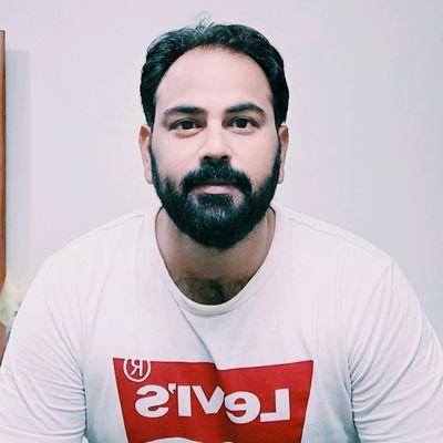 मेरे सभी छोटे बड़े twitter account वाले साथियों से विनती है की वे सोशल मीडिया पर छात्रों, बेरोजगारों, किसानों, मजदूरों, शोषित वर्ग की आवाज़ बने उसे बुलंद करें| 🙏