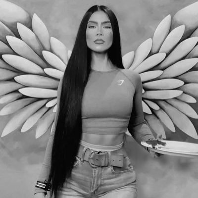 Charlene_Diane's profile picture. #Muralist @VertexMurals . God . Art . Fitness . I paint Worlds to Life☀️🎨 . Facebook: Charlene Diane Alsip