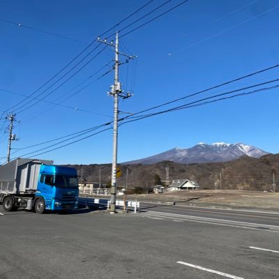 トレーラー乗りでバイク大好き ホンダグロム ヤマハセロー250 ホンダNC 750X気分によって乗り換えてます😆 キリン一番搾りが大好き 北海道ツーリングが好き 最近は仕事が変わり全く乗れてない