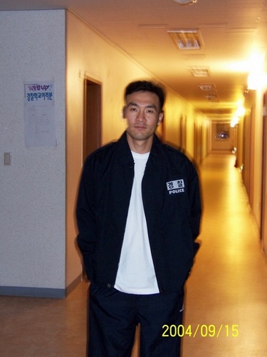 skypl53's profile picture. 경찰관, 정의로운 세상을 만들고 싶은 소시민. 웃고 웃기고 즐거운 세상을 만들고픈 경찰. 운동을 좋아해서 야구, 축구, 테니스 등 운동이라면 뭐든지 합니다. 세상사는 사람과 공감...