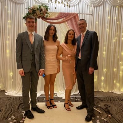 redmashman74's profile picture. My life is my profile pic, family always comes 1st ❤️. Follower of Thunder netball 🖤💛, MUFC season ticket holder & driver of a Dad cab 🚕