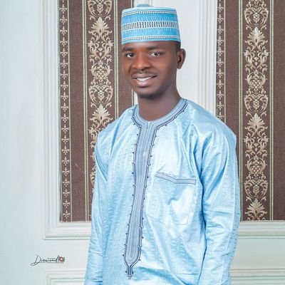 Naseer ismail, born and hailed in Gombe. presently a 400l biological science student @ (Gsu/sc)