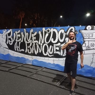 Hincha de Newell's. Siempre regalando un universo de emociones, ni tan diablo ni tan santo, terco y torpe,Viajante de ferreteria.