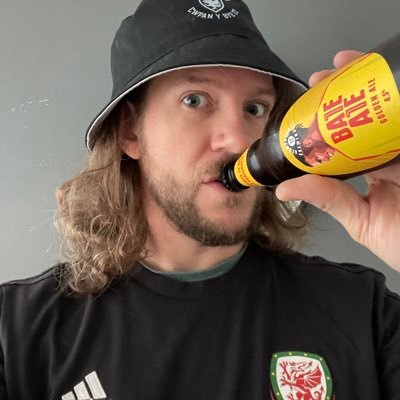 rhys___c's profile picture. condiment mixologist