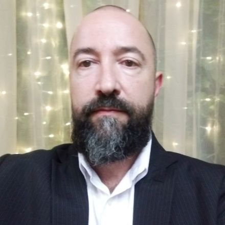 marciohn's profile picture. 523 anos do registro da descoberta do Brasil, 200 anos de tentativas de independência continuamos presos no jogo das oligarquias e pensamentos revolucionários.